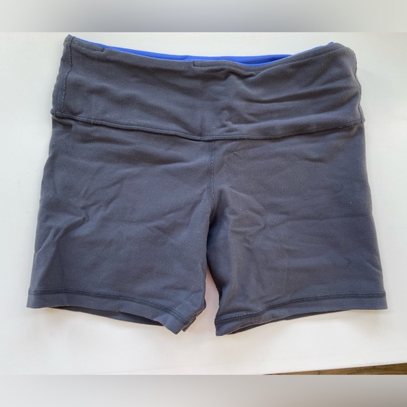 Lululemon reversible midi shorts. - Picture 4 of 5